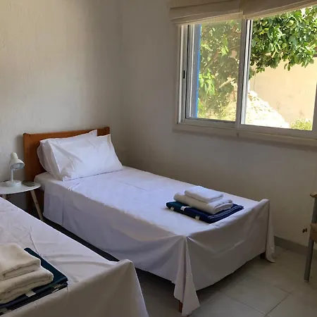 Apartment Cozy 2 Bed With Pool - 20 Min Walk To Klorakas