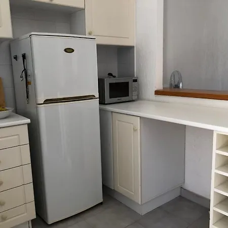 Cozy 2 Bed With Pool - 20 Min Walk To * Klorakas