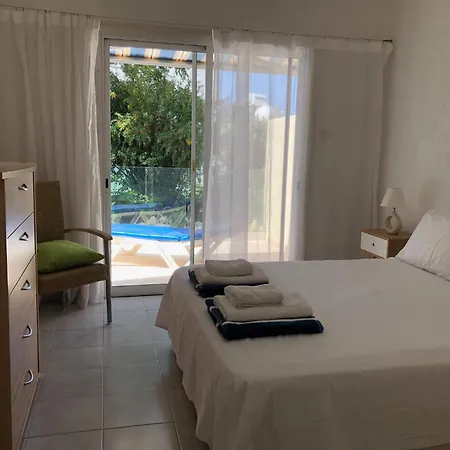 Apartment Cozy 2 Bed With Pool - 20 Min Walk To Klorakas